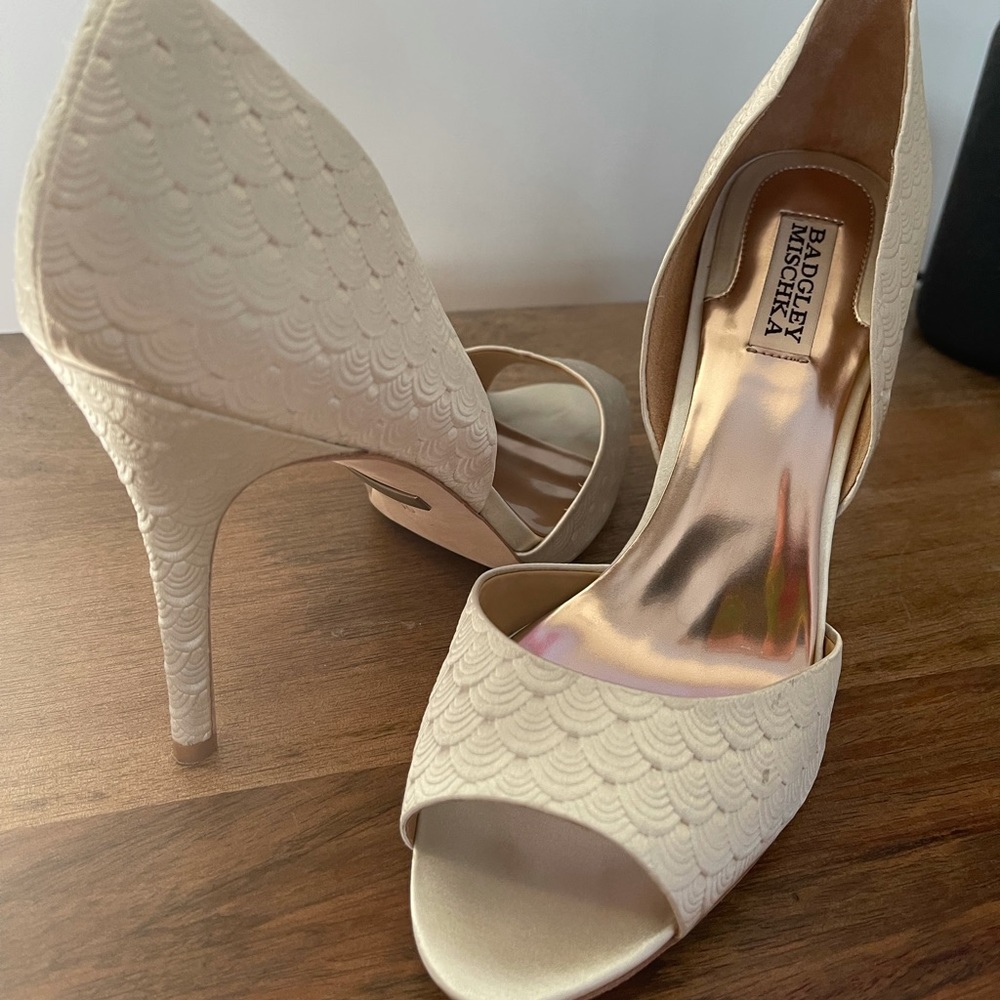 BADGLEY MISCHKA Fabric Heels 10 | 4 1/2 heel | Ivory Wedding Heels 10